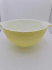 Vintage Pyrex Bright Yellow Cinderella Mixing Bowl Grip Handles 1-1/2 Pt 441