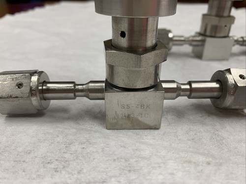 Valve With NUPRO SS-4BK V13-1c For ASM PECVD Advanced Semiconductor Materials - Picture 5 of 5