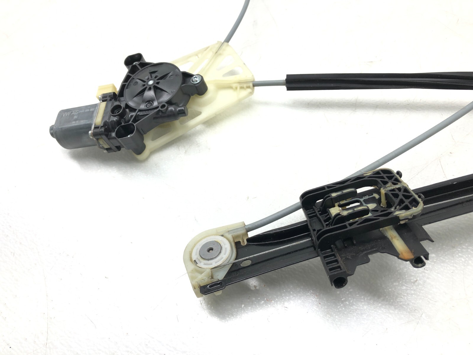 2017-2023 AUDI Q7 SQ7 LEFT DRIVER FRONT DOOR WINDOW REGULATOR W/ MOTOR OEM.