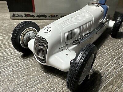 CMC 1/18 Scale Model Car M-065 - 1934 Mercedes Benz W25 CMC 1/18 Scale Model Car M-065 - 1934 Mercedes Benz W25
