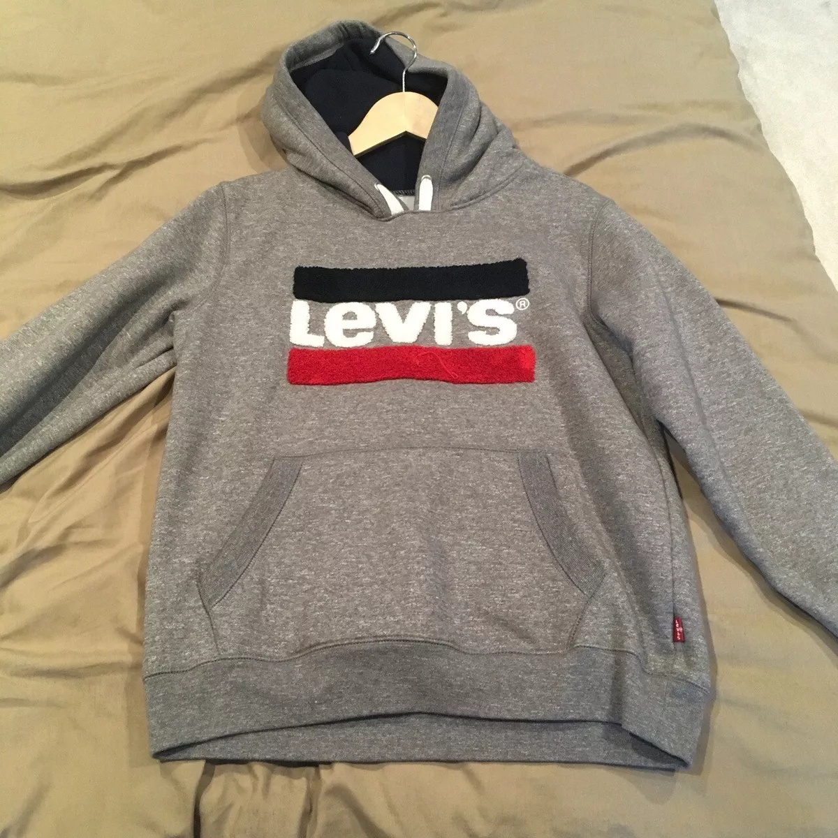 Levi hoodie 2024 womens sale