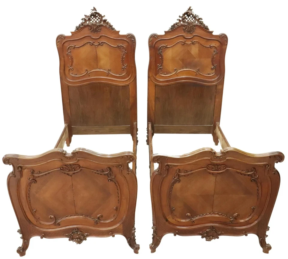 Camas antiguas (2) y (2) mesitas de noche, estilo italiano Luis XV, escudo, ¡años 1800! Foto 4 de 4