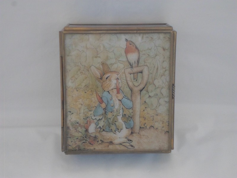 Beatrix Potter Peter Rabbit Glass Music Box / Trinket Box (Country Garden) 1997