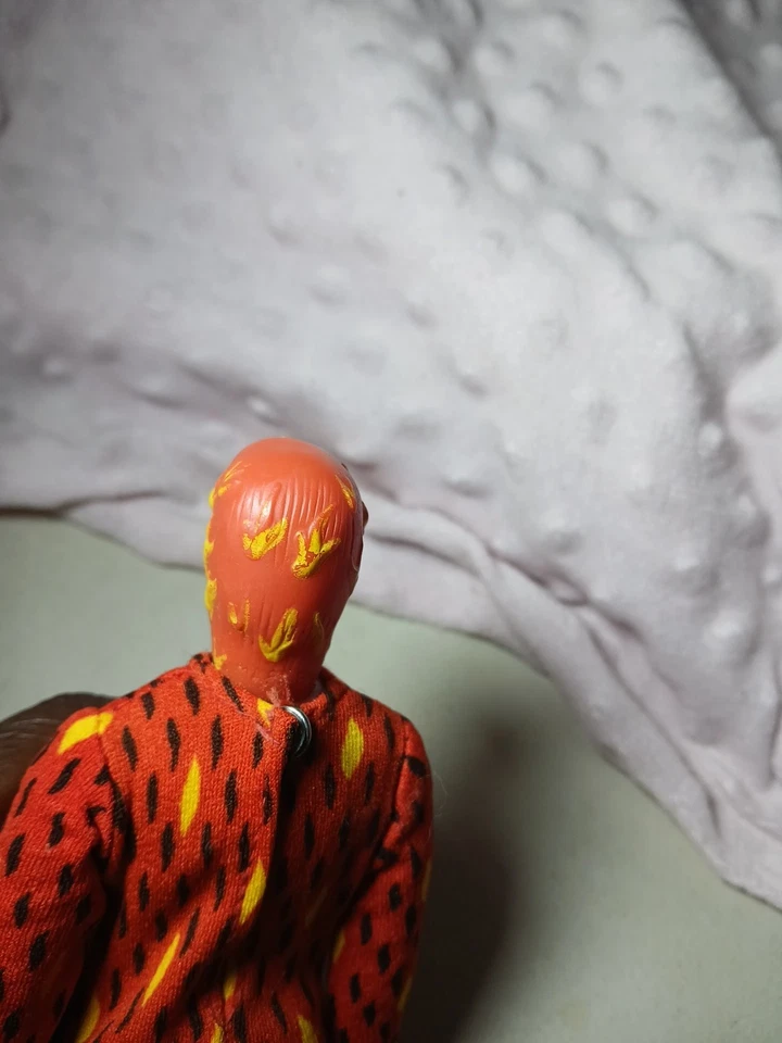 Figura de acción completa de colección Mego WGSH Fantastic Four Human Torch Marvel Foto 4 de 4