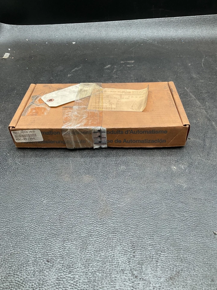 TSX QUANTUM 140DDI35300 Digital Input Module NEW - Image 2 of 4