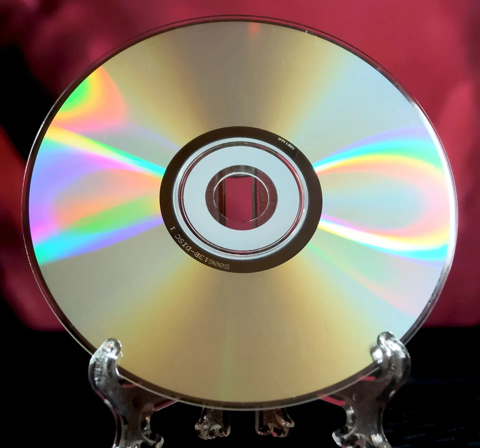 Aliens Versus Predator Retro PC Game Disc by Rebellion & Fox [Tested] Sci-Fi - Image 2 of 4