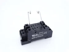 OMRON PTF08A-E RELAY SOCKET 8 Pin small