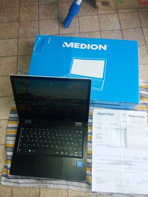 MEDION AKOYA E2225T Notebook 29,5cm/11,6'' Intel Atom x5-Z8350 2GB 64GB USB 3.0 