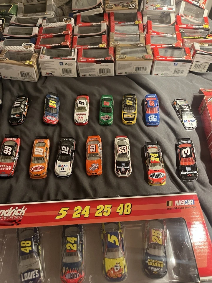 ENORME Lote Diecast Nascar 1/24 1/64 Y 1/87 Excelente Estado Foto 4 de 4