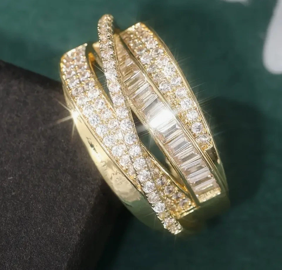 Anillo apilado multicapa de circonitas doradas y cúbicas para mujer talla 7 Foto 3 de 4