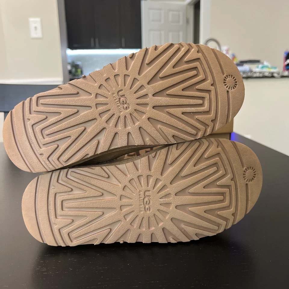 UGG Australia CASSIDEE 缆绳针织靴 带 SUEDE 皮革表带 Ret170 女式 尺寸:5 — 第 3/4 张图片