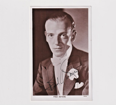 FRED ASTAIRE (  1987) Autogrammkarte Original signiert AK 14 x 9 cm Filmlegende
