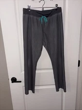 FIGS, ladies gray size medium petite Scrubs