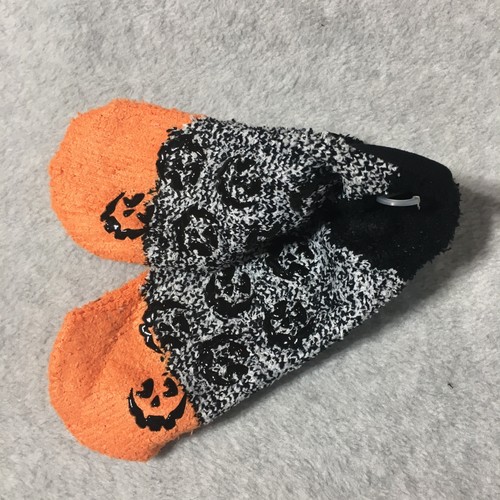 Women's Pumpkin Halloween Socks w/Grippers Hyde & EEK Black Orange shoes sz 4-10 - Picture 3 of 4