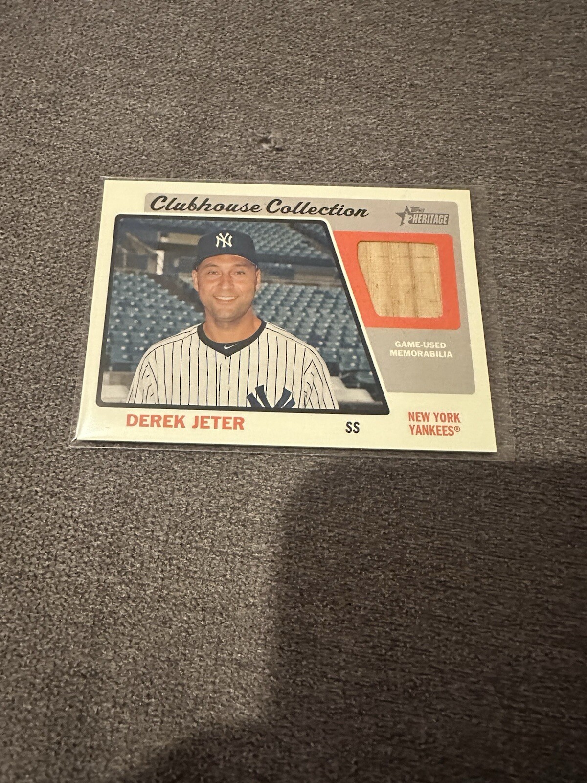 2015 Topps Heritage - Clubhouse Collection Relics Derek Jeter #CCR-DJ (MEM)