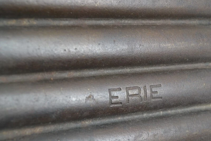 griswold/erie corn bread stick pan cast iron 954 A clean 13x7x1 antique - Image 4 of 4