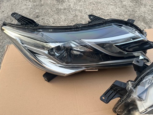 Perfect 2016-2020 Mitsubishi Pajero Shogun sport Headlight Left Right Pair - Picture 4 of 14