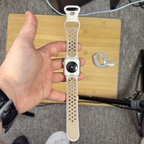 Apple Watch SE 2nd Generation - GPS - 40mm - Starlight - 80% BH - Zdjęcie 4 z 11