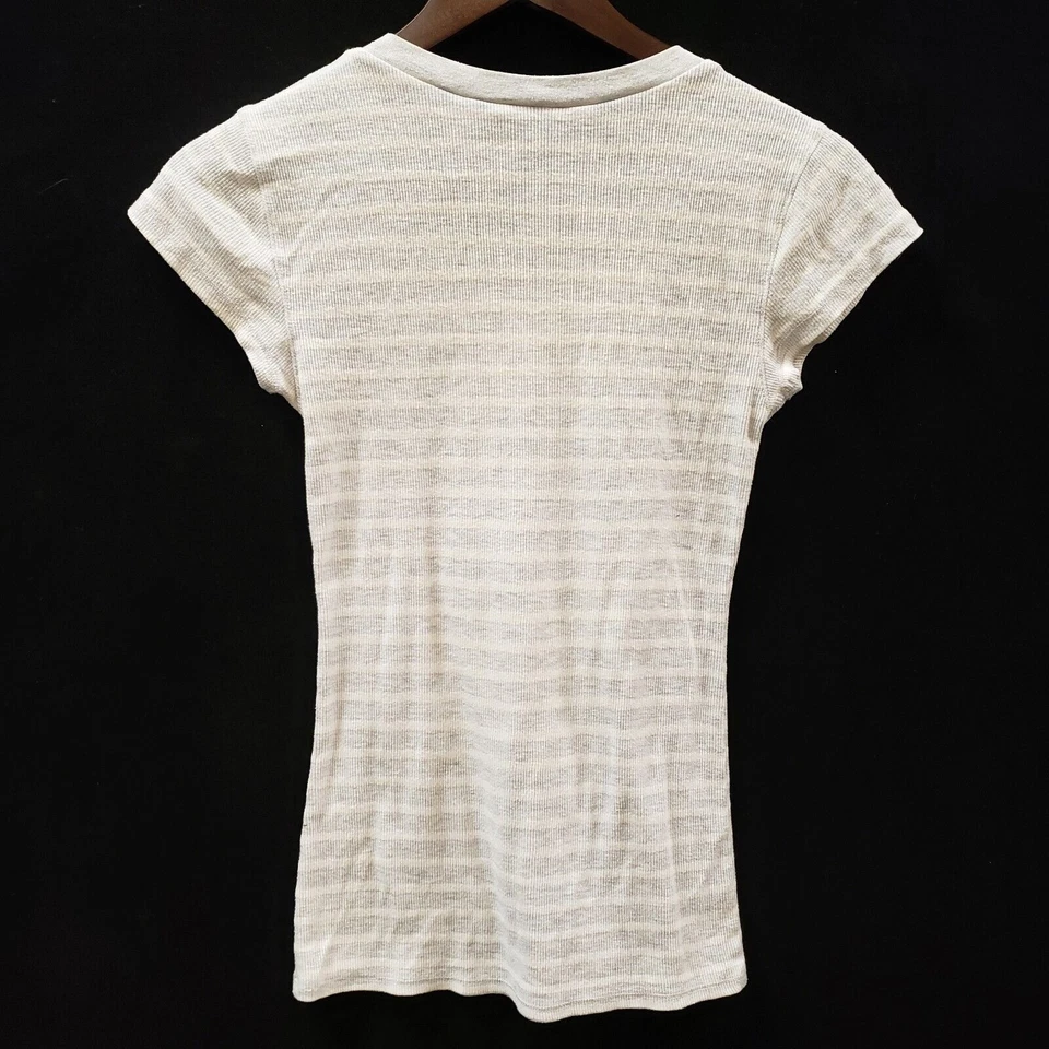 Top De Colección Derek Heart Para Mujer Y2K Acanalado Cuello en V Talla M Ajustado Rayas Preppy Foto 2 de 4