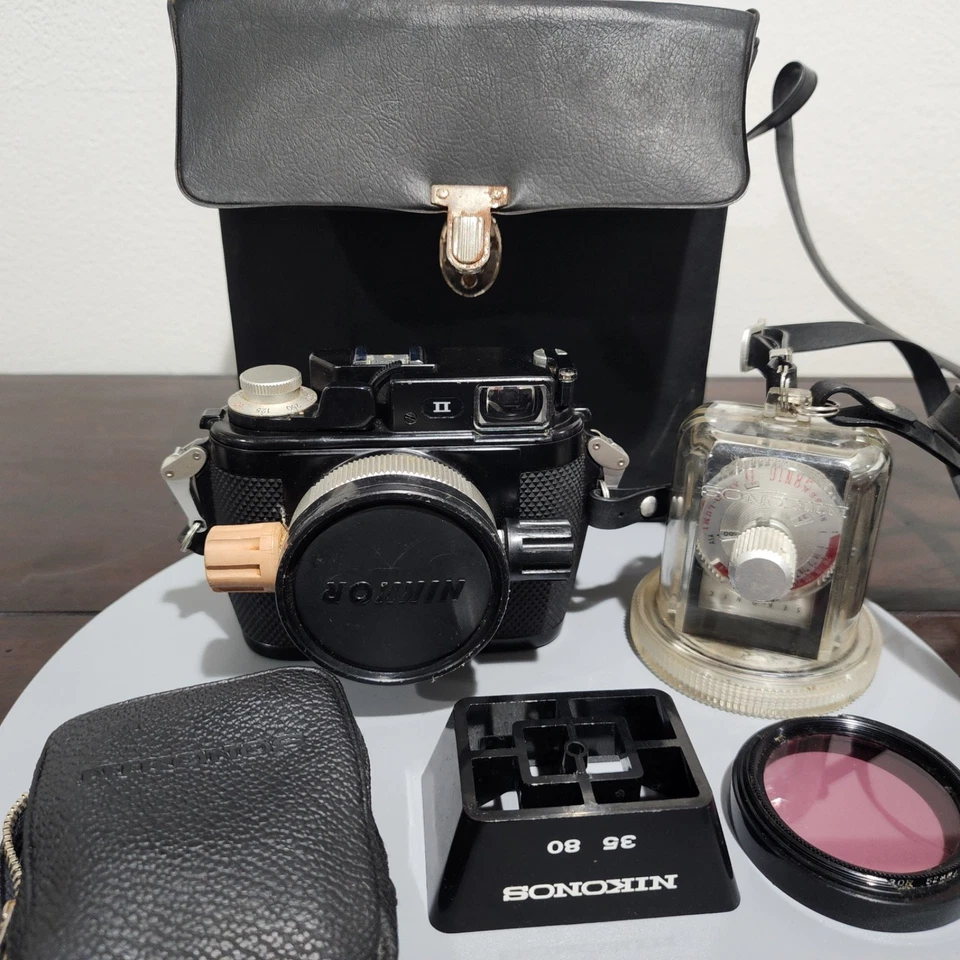 Cámara submarina Nikonos II de 35 mm + lente Nikkor 35 mm f/2,5 y flash sonónico Foto 2 de 4