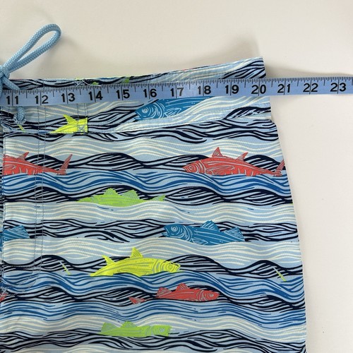 Vineyard Vines Board Shorts Mens Size 38 9" Inseam Fish Print Swim Beach - Picture 8 of 11