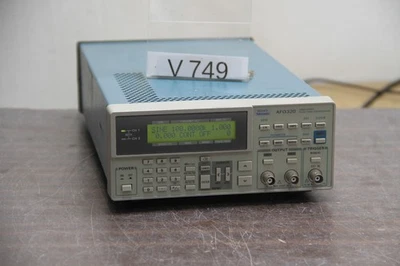 TEKTRONIX AFG320 ARBITRARY FUNCTION GENERATOR 16MHz # V749 - Photo 1/4