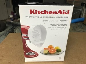 KitchenAid Citrus Juicer Stand mixer Attachment, NEW! Item #KP130038, WHITE