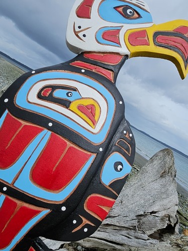 Northwest native American Indigenous carved cedar Eagle, signed, authentic art - Picture 4 of 4