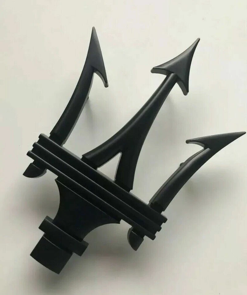 MASERATI GHIBLI QUATTROPORTE EMBLEMA FRONTAL EMBLEMA GRADE CAPÔ # 67224700/89095900 - Imagem 2 de 4