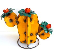 METAL YARD ART CACTUS SCULPTURE 9" TALL YELLOW WITH GREEN FLOWERS