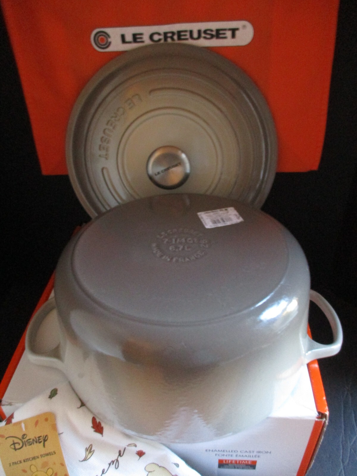 Le Creuset NUTMEG 7.25qt Dutch oven & Le Creuset Cleaner & towels NWT