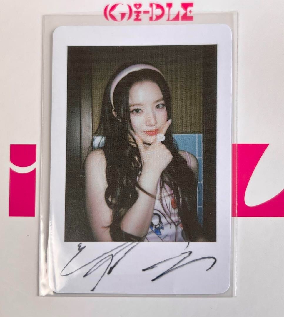 【非売品】(G)I-DLE  I FEEL  直筆サイン ポラロイド シュファ G)I-DLE Gidle Shuhua I Feel Withmuu Fan Sign Lucky Draw