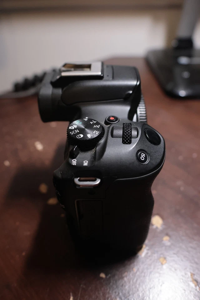 Canon EOS R50, photo 4 of 5