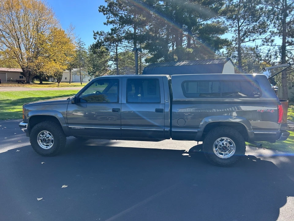 GMC 1999 camioneta de 3/4 toneladas SLT Foto 2 de 4