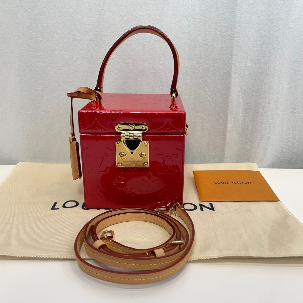 Louis Vuitton エナメル赤ポーチ　モノトーンさん限定 Louis Vuitton エナメル赤ポーチ モノトーンさん限定