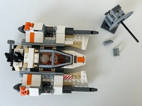 Lego Star Wars Rebel Snowspeeder Set 4500 (missing Rebel Soldier mini fig)