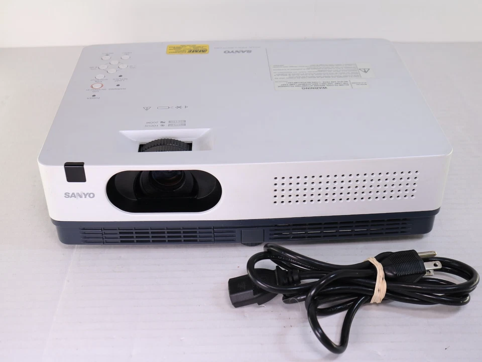 Sanyo PLC XD2200 Projector -1024 x 768 XGA LCD - 205 Lamp Hours - No Remote Test - Image 3 of 4