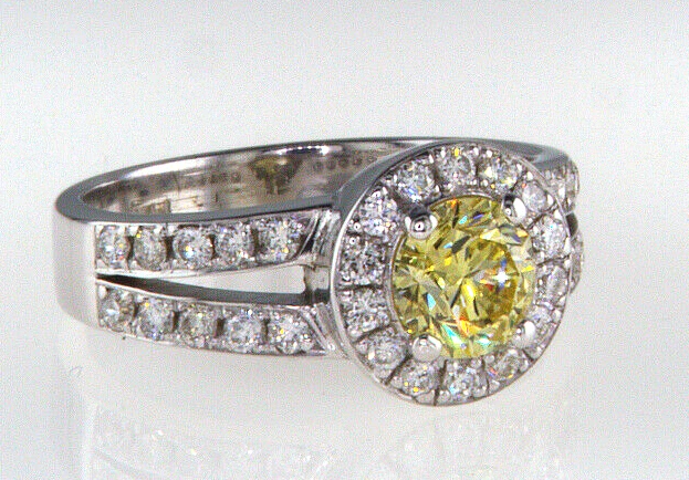 Anel de diamante 1,5 CT amarelo extravagante cor natural corte redondo brilhante certificado GIA - Imagem 2 de 4