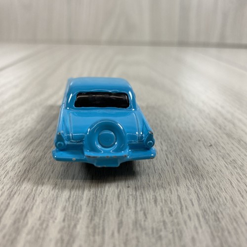 Maisto 1956 Ford Thunderbird 1:64 Blue - Picture 4 of 7