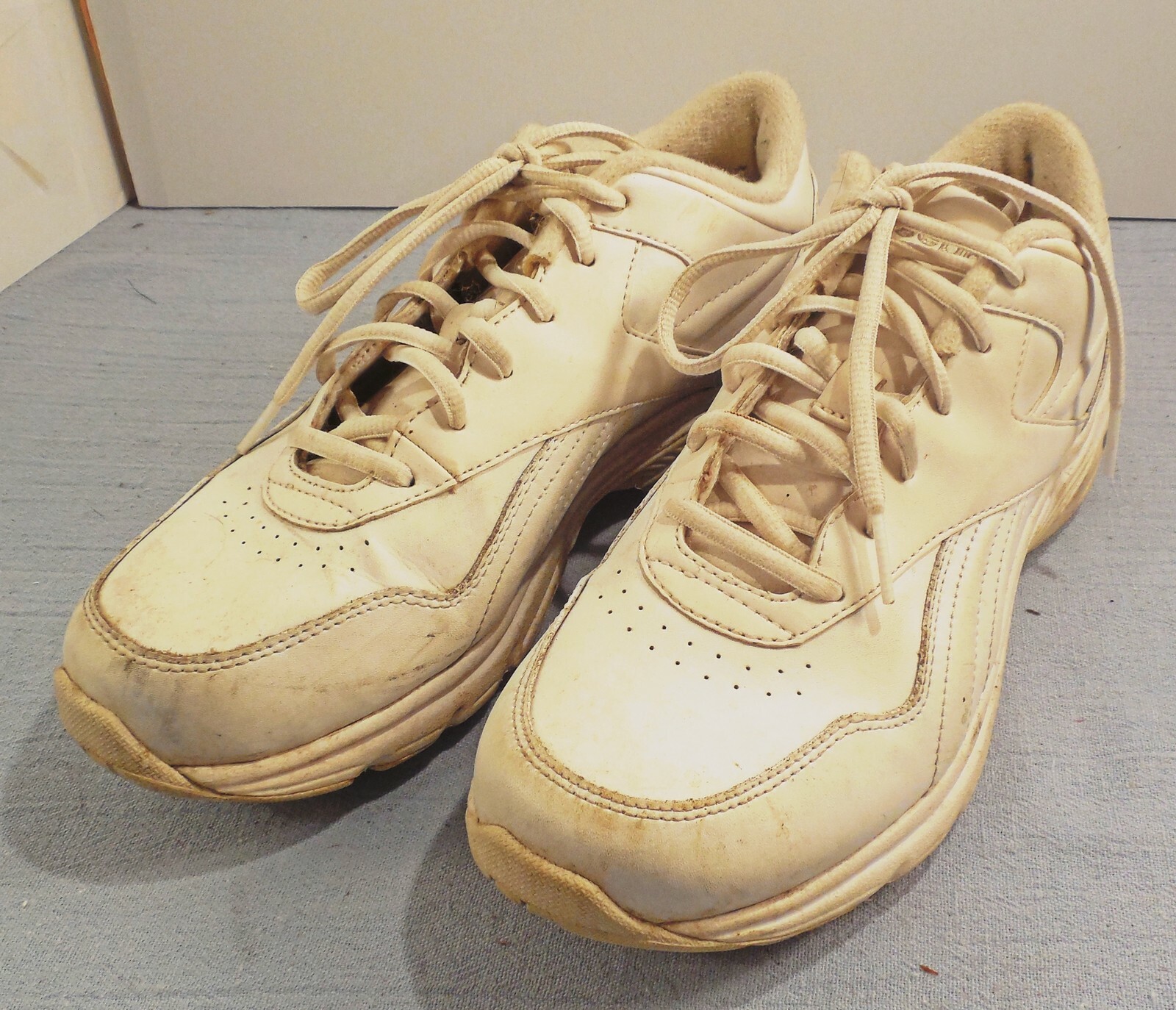 Reebok Classic white leather walking shoes DMX Max sz… Gem