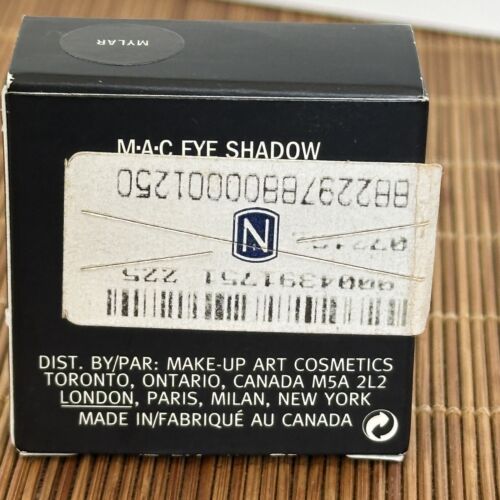 1 MAC Eyeshadow In MYLAR A12 New Old Stock 1.5g .05 US OZ New in Box - Picture 6 of 9