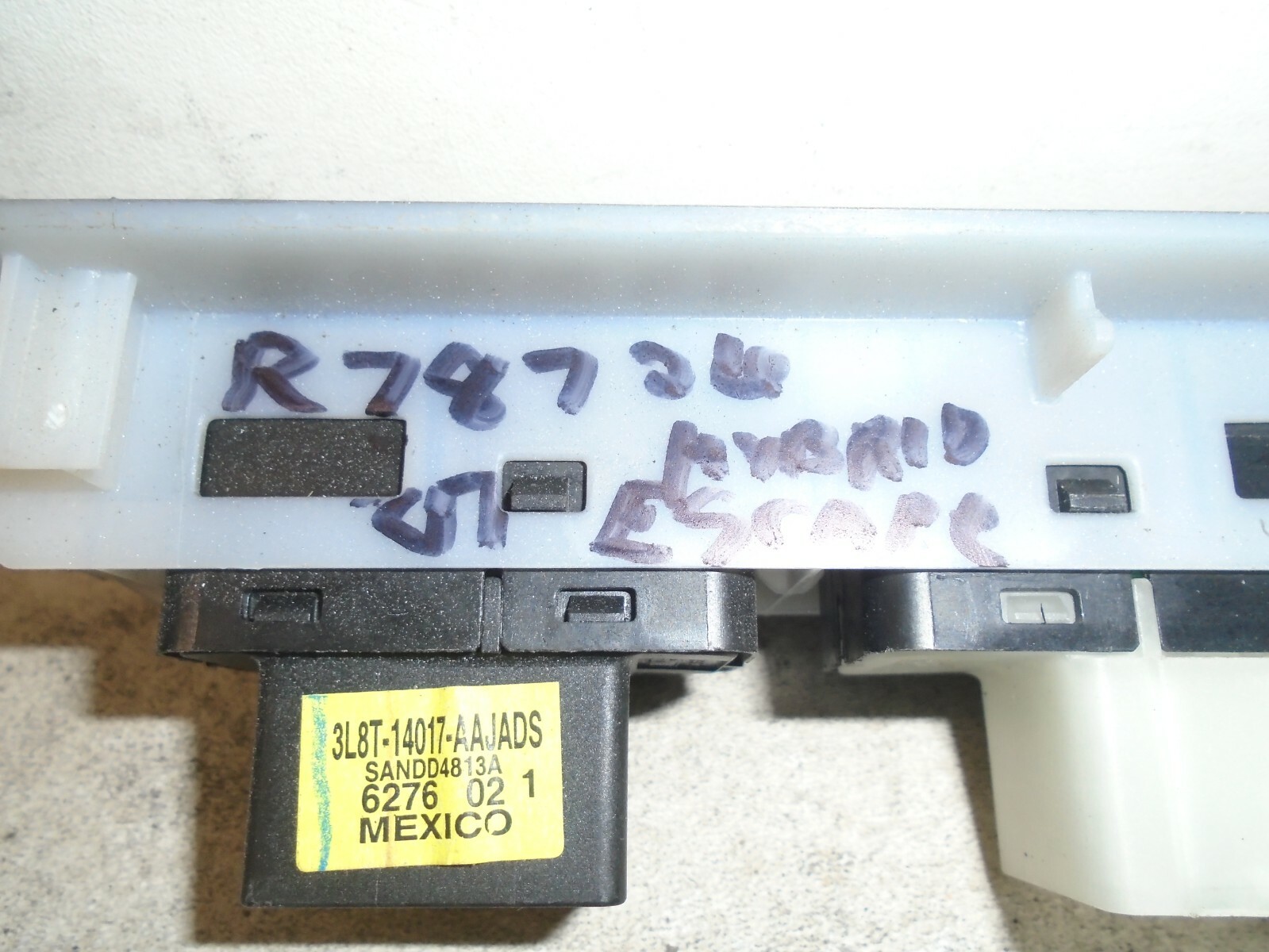 Picture 3 of 8
