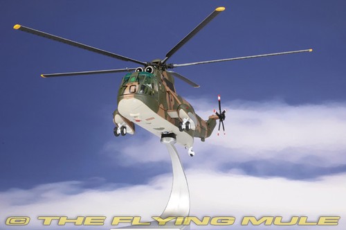 Corgi 1:72 SH-3A Sea King USN HS-2 Golden Falcons - Picture 5 of 8