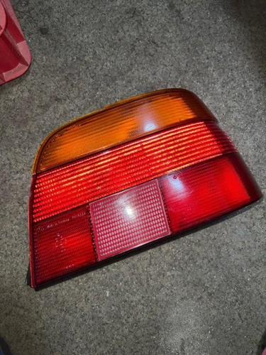 BMW 5 Touring E39 Rücklicht hinten rechts 8358032 2VP00724002 3.00 33961549