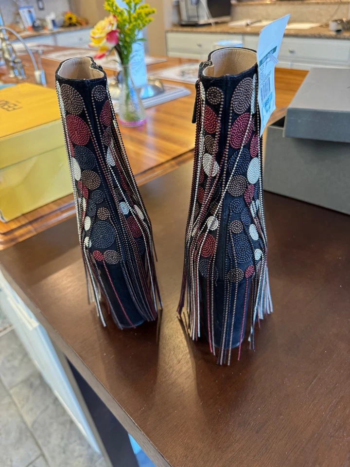 CHLOE LIV BOTINES DE GAMUZA NEGROS CON FLECOS CON CUENTAS TALLA 38 $1790 NUEVOS Foto 2 de 4