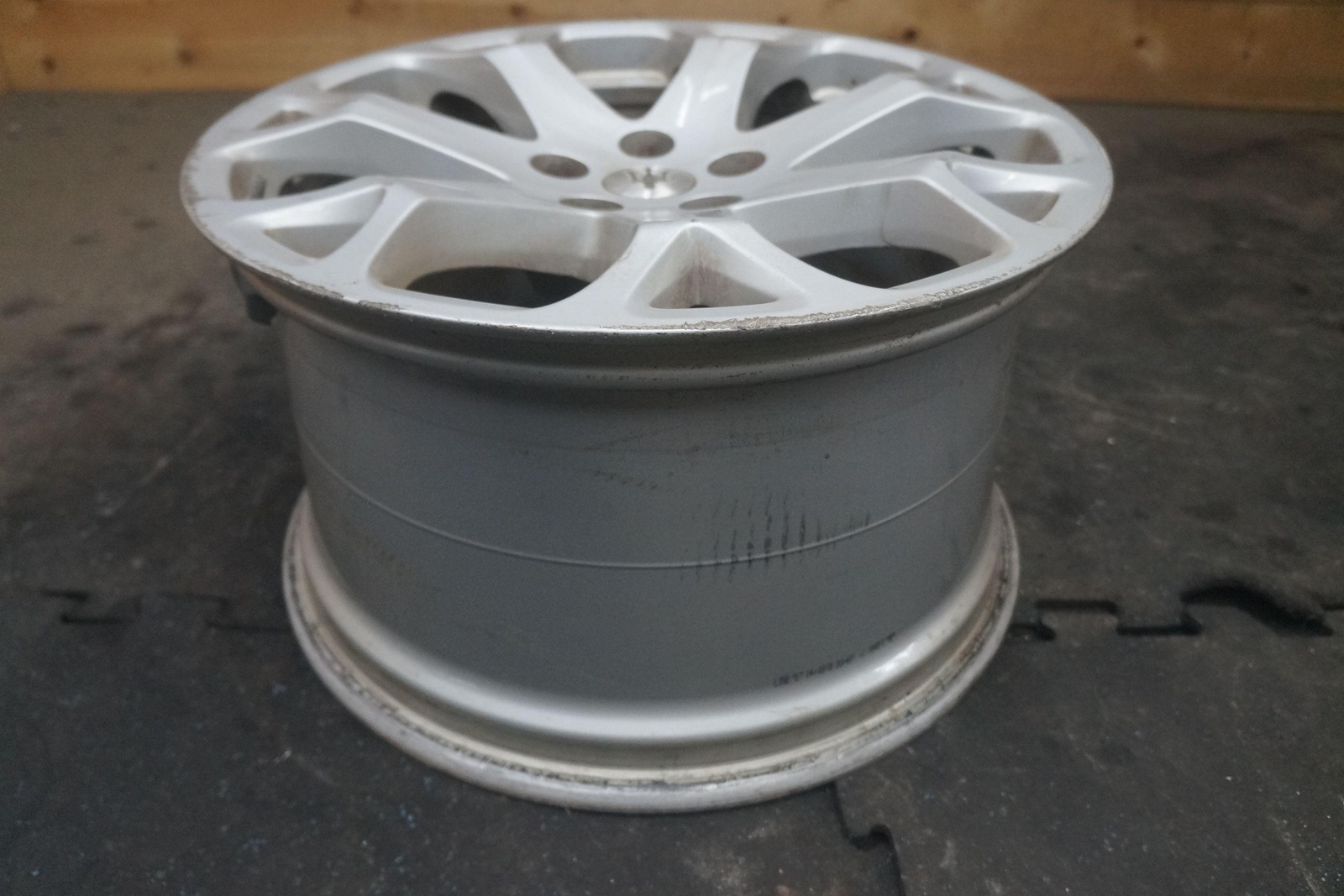 19x10.5 Inch 7 Y Spoke Wheel Rim 237496 Maserati Quattroporte M139 2013 *NOTE*