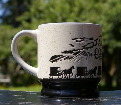 Amish Country Horse Carriage Speckled Coffee Mug 3 3/4" Tall Blue Rim & Handle - Picture 2 of 9