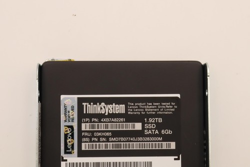 03KH065 4XB7A82261 Lenovo ThinkSystem 2.5" 1.92TB Read Intensive SATA 6Gb HS SSD - Afbeelding 3 van 6