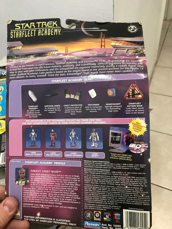 Cadet & Sheriff Worf Action Figures Star Trek - Image 4 of 4