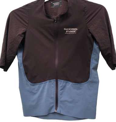 ウェア Pas Normal Studios mechanism men'sXS PAS Normal Studios MECHANISM PRO JERSEY SS24 Dark Red Matt Blue